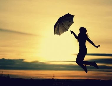 Έρευνα αποκαλύπτει το ένα πράγμα στο οποίο αξίζει να επενδύσεις για να γίνεις ευτυχισμένος